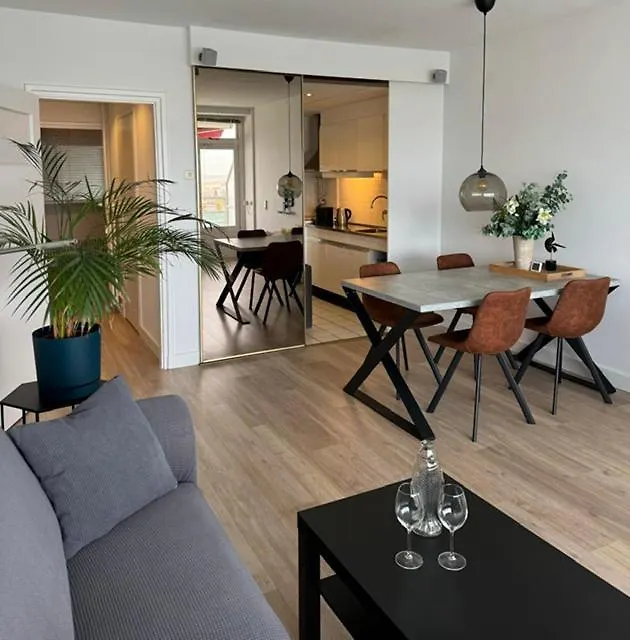 Blue Fish Apartment Zandvoort 0*,